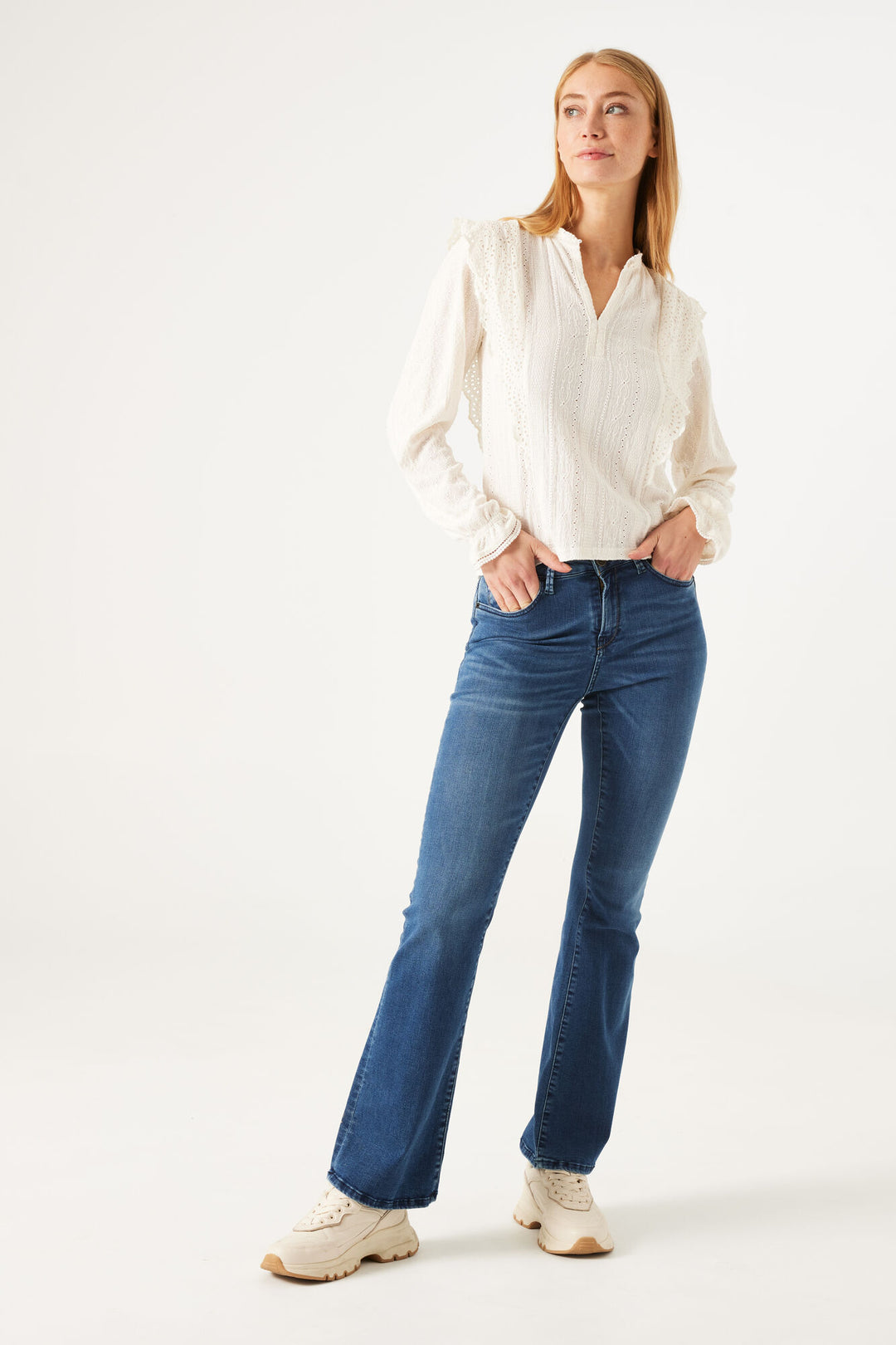 Gracia ruffle blouse shop