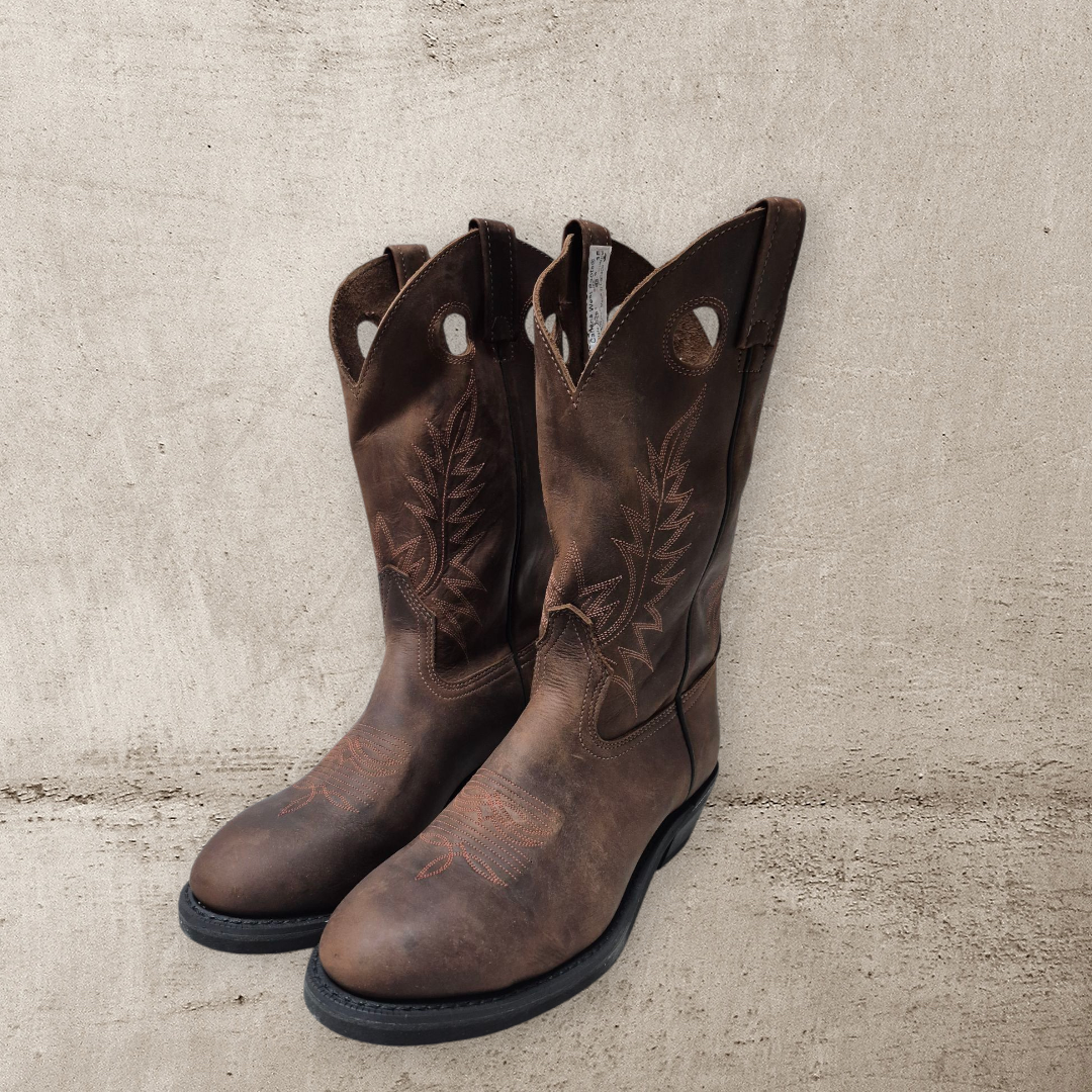 RODEO Zeke Thurston captures his fifth straight Canadian saddle bronc