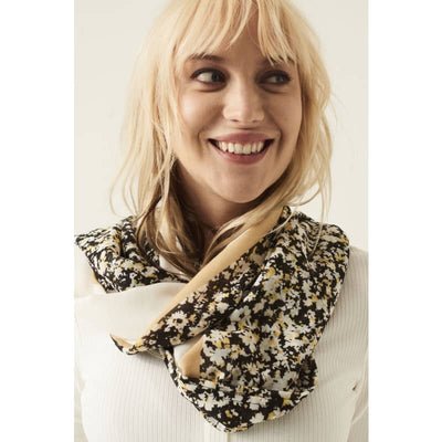Garcia Women’s Scarf With Floral Print - One Size / 